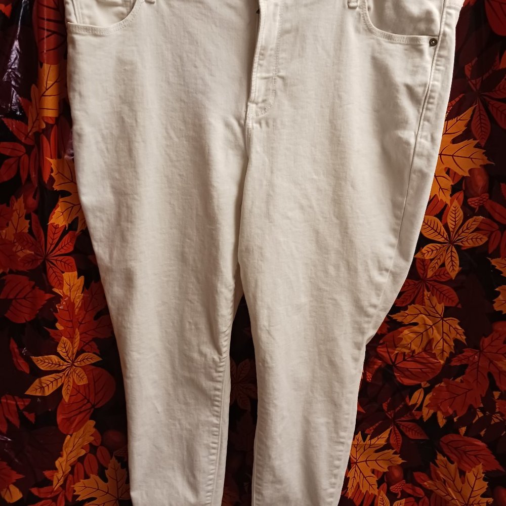 Old Navy White Jeans size 14